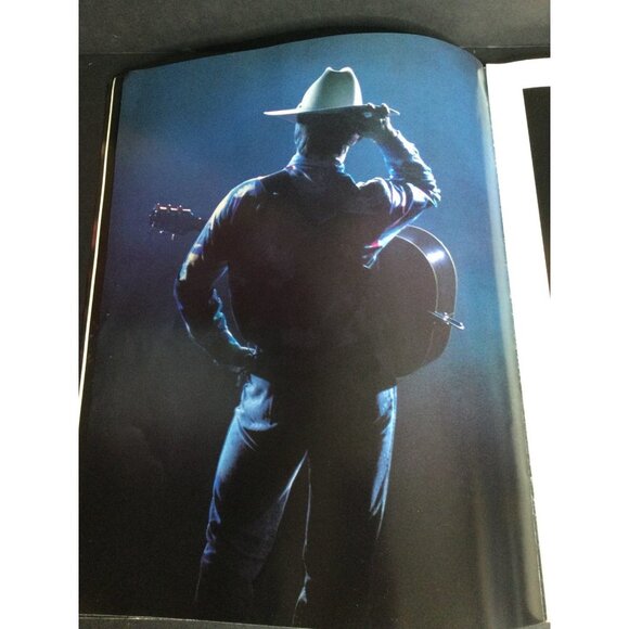 Vintage Garth Brooks on Tour Souvenir Concert Brochure Book Photos - Picture 2 of 8